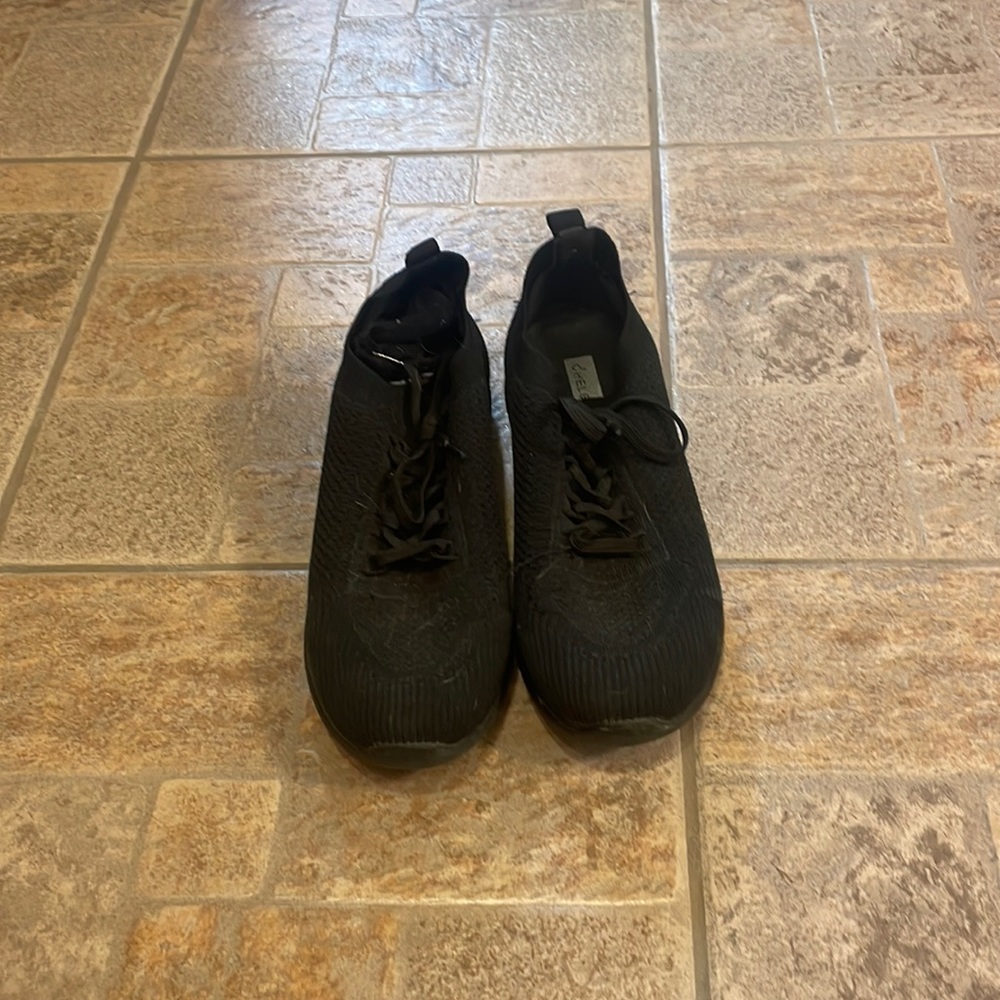 Black & gold shoes 7.5